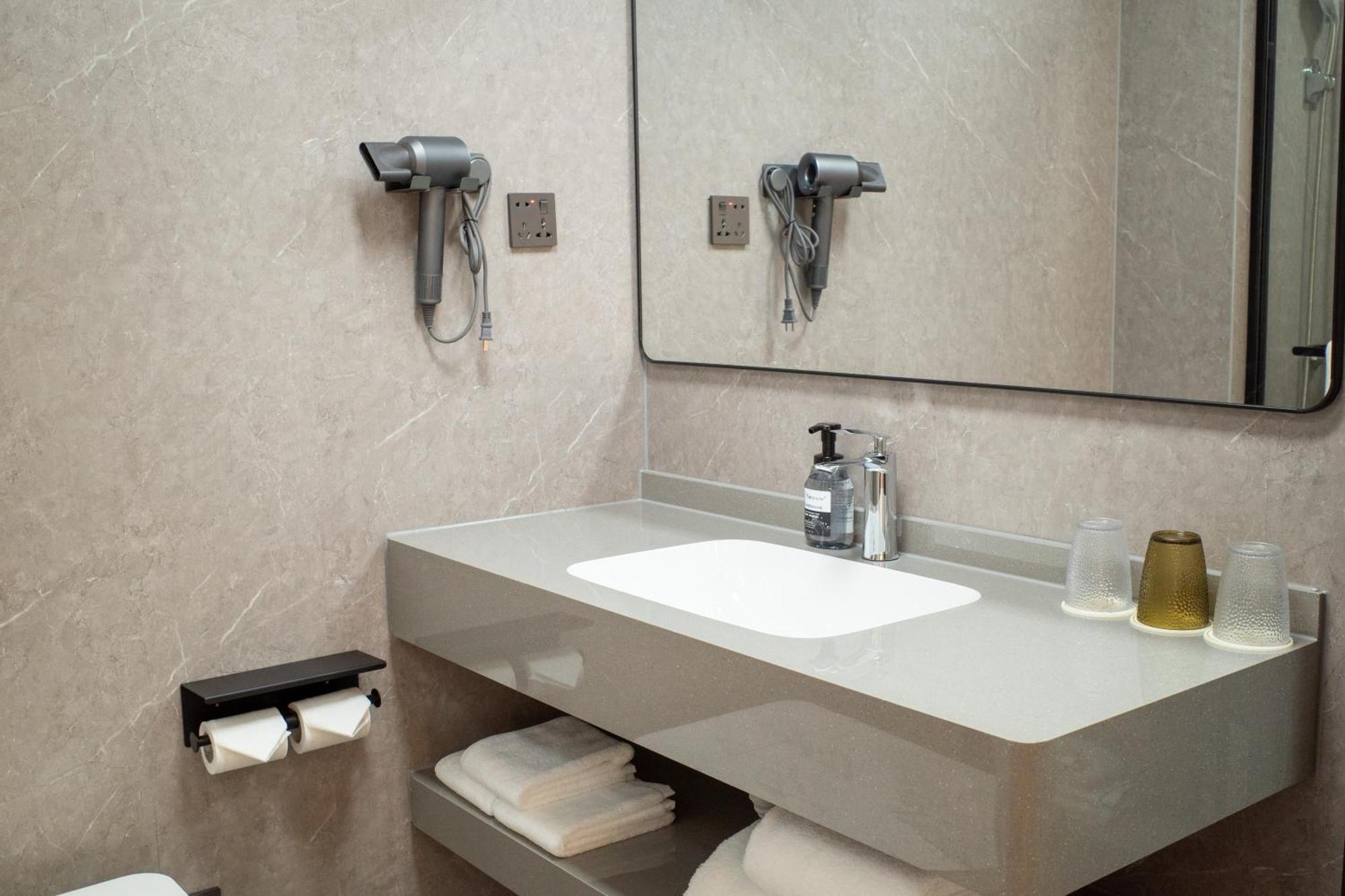 Shanghai Joyful Star Hotel-Free Shuttle Bus To Pudong Airport And Disneyland Exterior photo