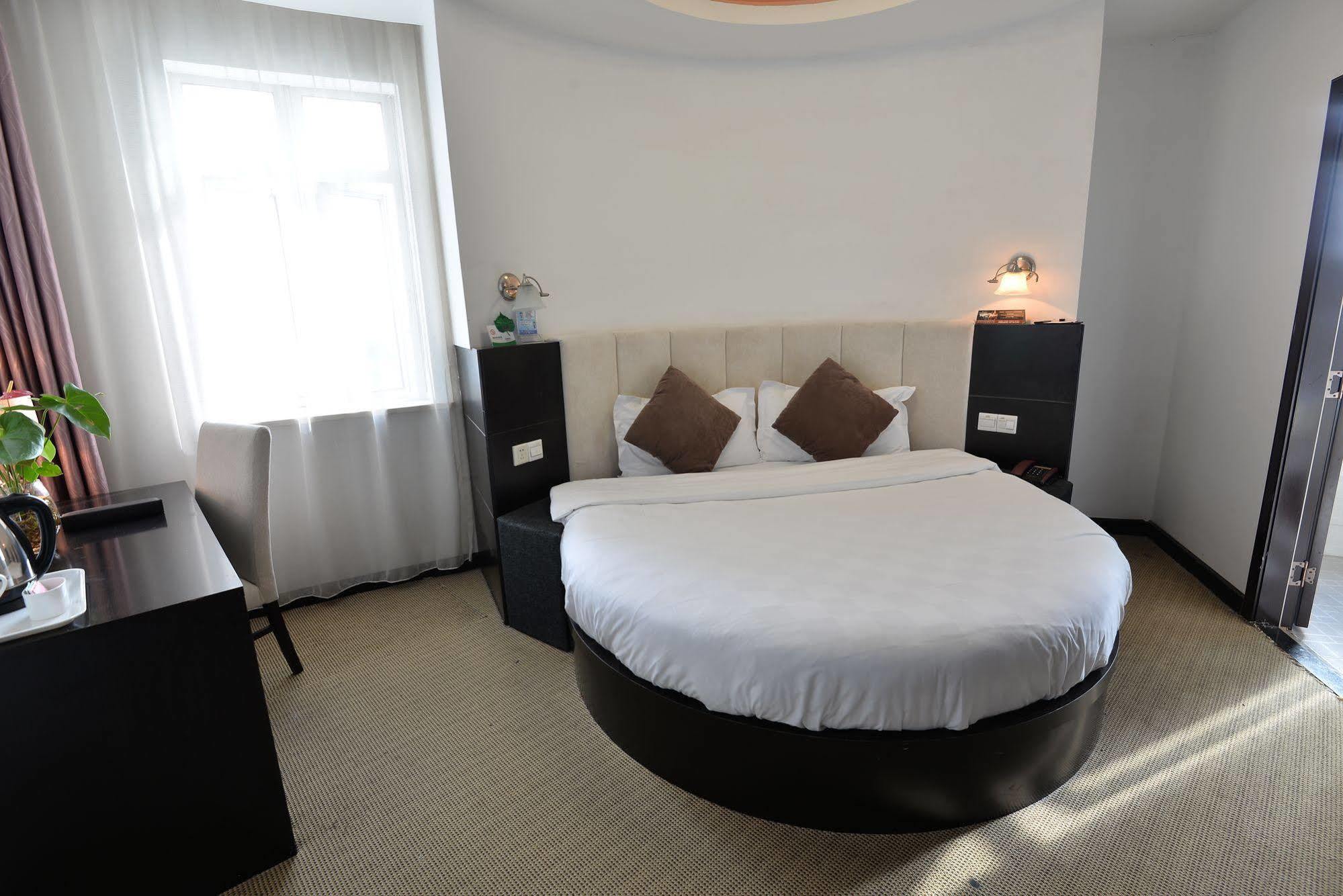 Shanghai Joyful Star Hotel-Free Shuttle Bus To Pudong Airport And Disneyland Exterior photo